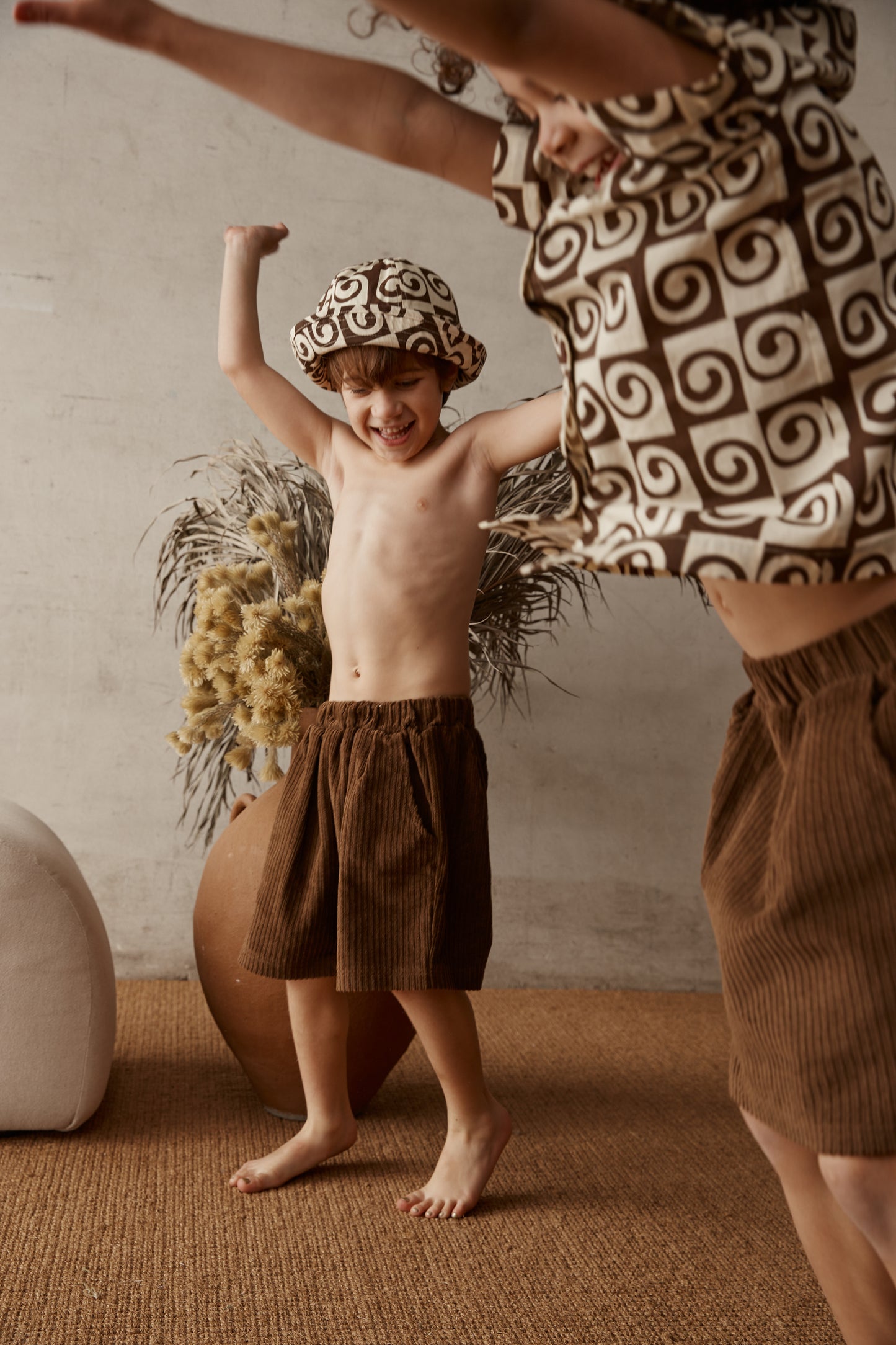 Barney Short I Brown